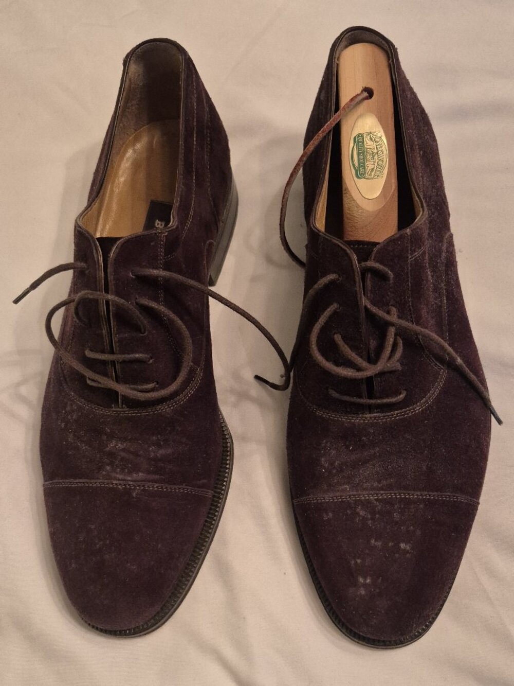 Bally brown suede oxford shoes, size 9, with shoe trees